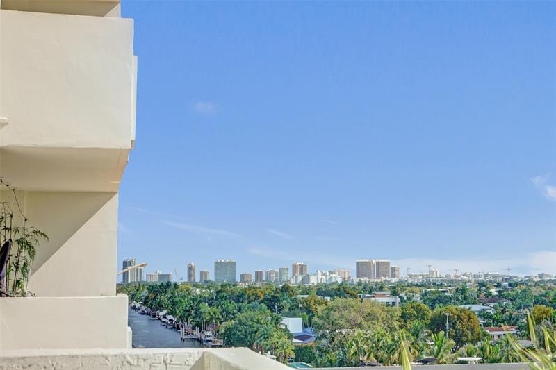 Image 39 of 46 For 13499 Biscayne Blvd 610