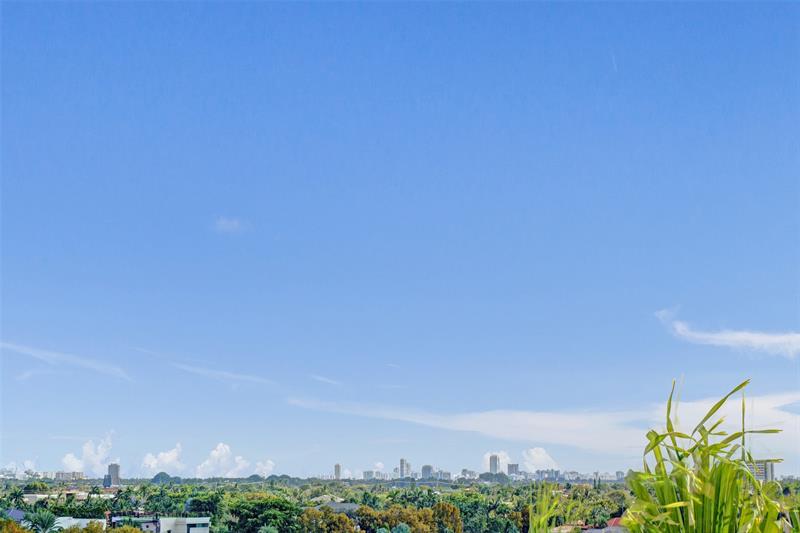 Image 42 of 46 For 13499 Biscayne Blvd 610