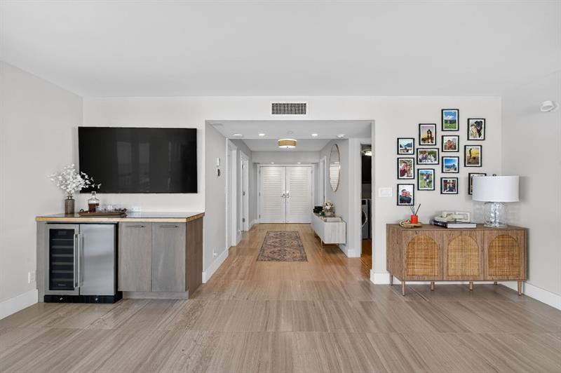 Image 10 of 49 For 5380 Ocean Dr  12j