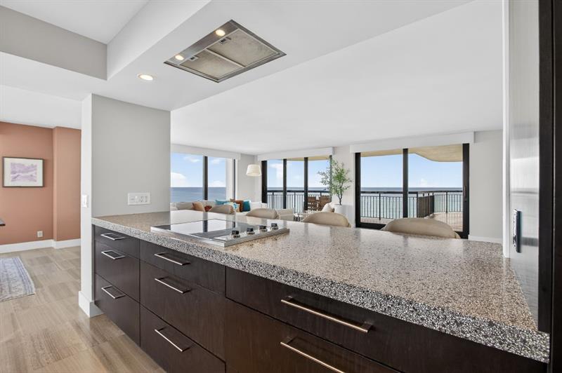 Image 21 of 49 For 5380 Ocean Dr  12j