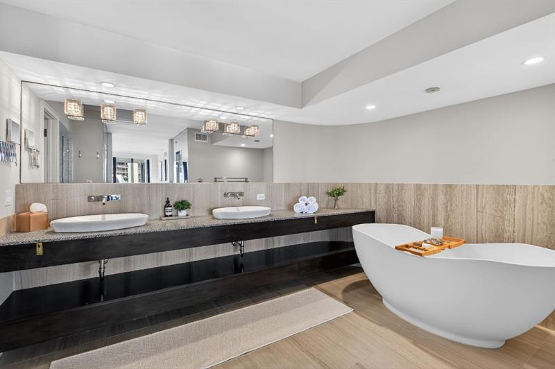 Image 29 of 49 For 5380 Ocean Dr  12j