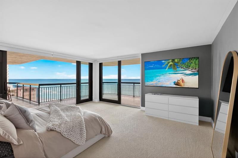 Image 38 of 49 For 5380 Ocean Dr  12j