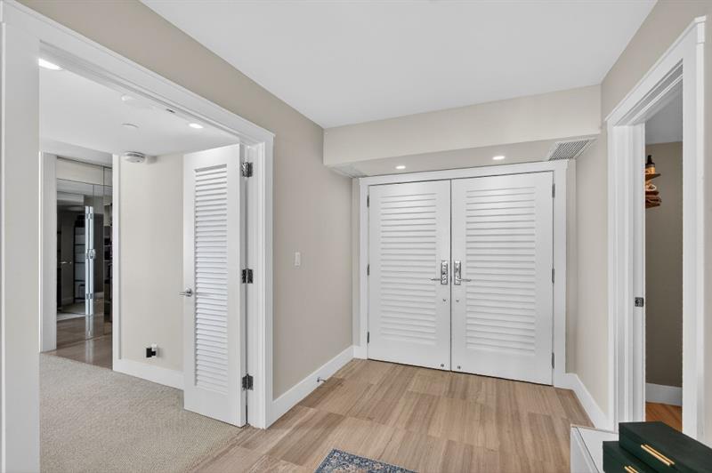 Image 4 of 49 For 5380 Ocean Dr  12j