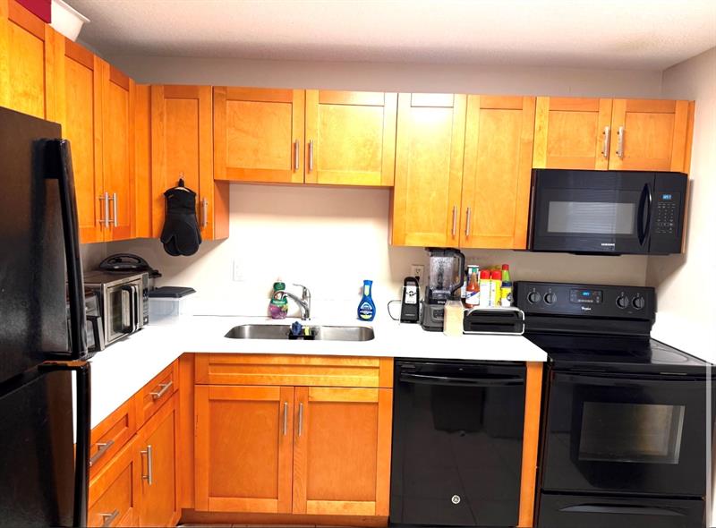 Details for 5515 Lakewood Cir  125, Pompano Beach, FL 33063