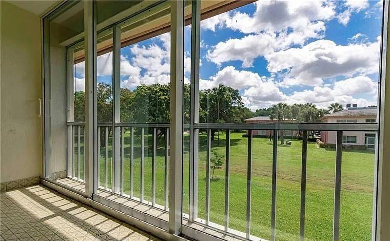 Image 8 of 15 For 1203 Bahama Bnd  A2