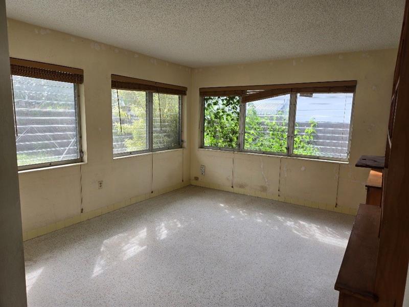 Image 8 of 24 For 2702 Hayes St