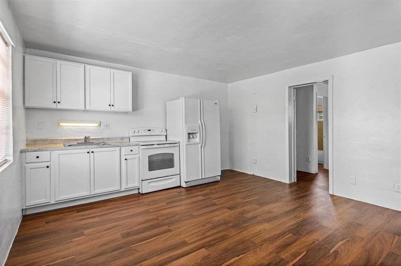 Image 6 of 8 For 279 1st St  1