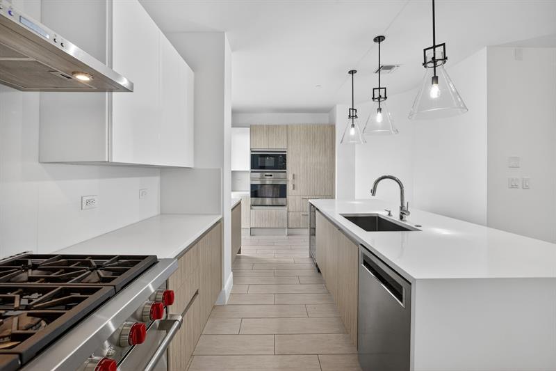 Image 29 of 100 For 30 Isle Of Venice Dr  403