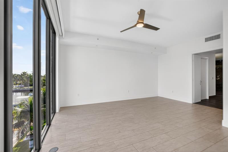 Image 40 of 100 For 30 Isle Of Venice Dr  403