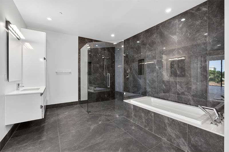 Image 46 of 100 For 30 Isle Of Venice Dr  403