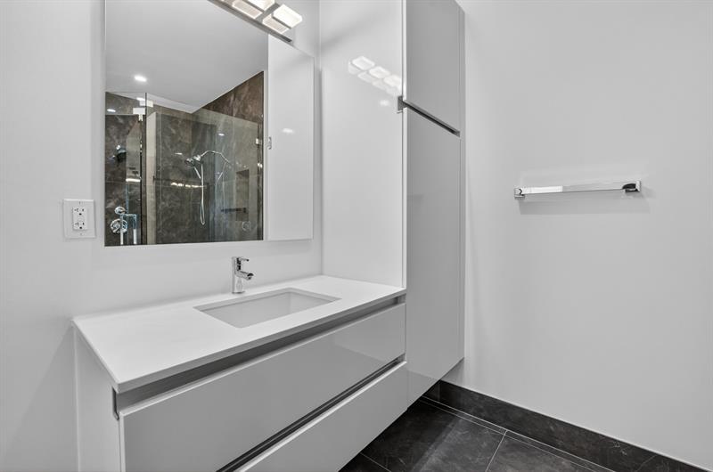 Image 47 of 100 For 30 Isle Of Venice Dr  403