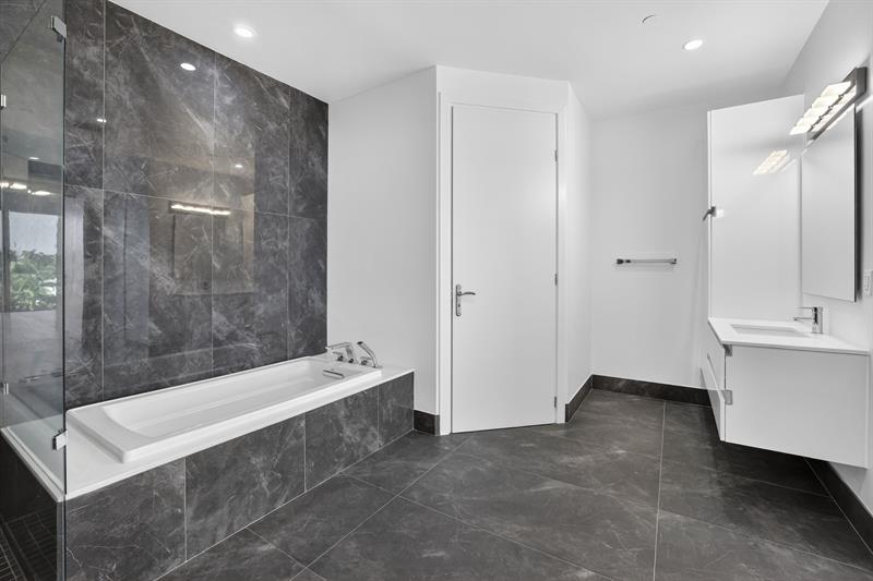 Image 48 of 100 For 30 Isle Of Venice Dr  403