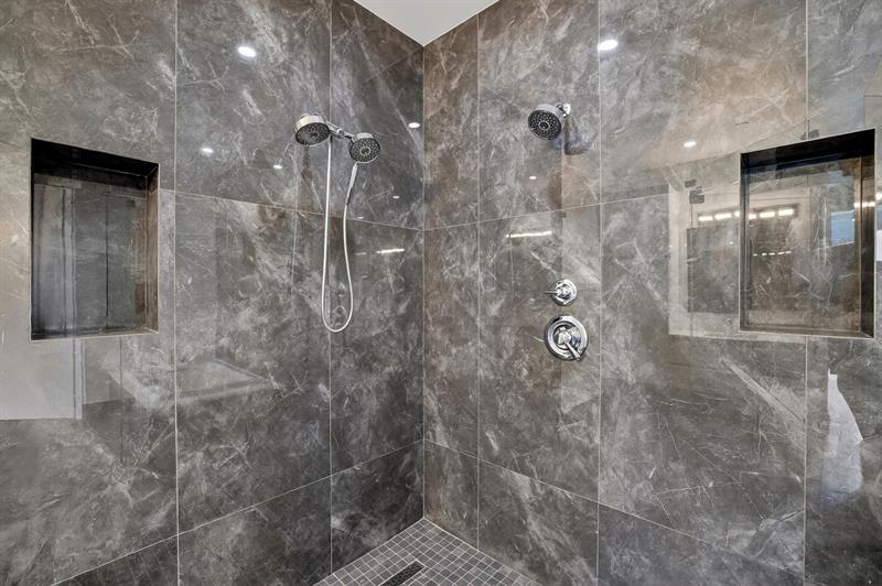 Image 50 of 100 For 30 Isle Of Venice Dr  403