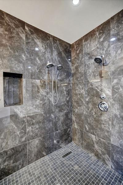 Image 51 of 100 For 30 Isle Of Venice Dr  403