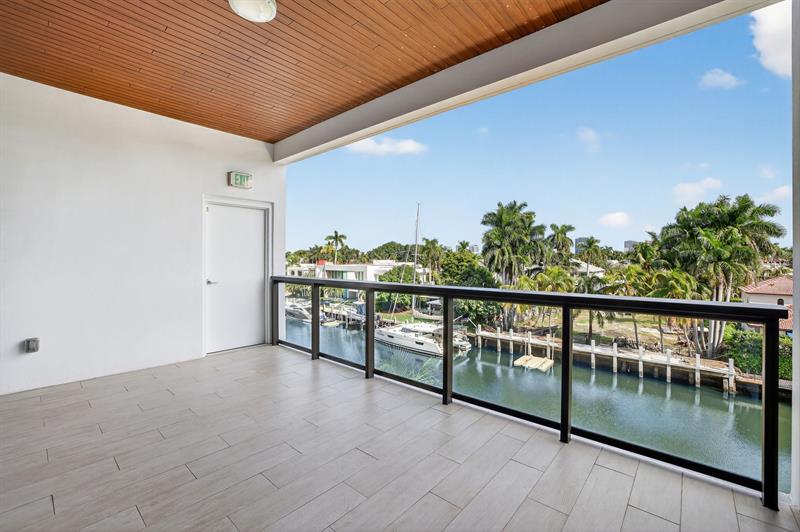 Image 55 of 100 For 30 Isle Of Venice Dr  403