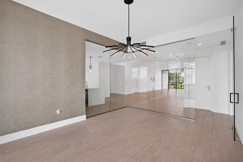 Image 64 of 100 For 30 Isle Of Venice Dr  403