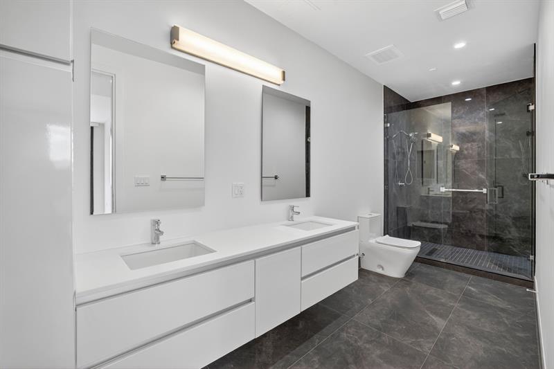 Image 65 of 100 For 30 Isle Of Venice Dr  403