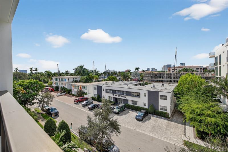 Image 74 of 100 For 30 Isle Of Venice Dr  403