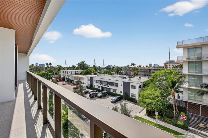 Image 78 of 100 For 30 Isle Of Venice Dr  403