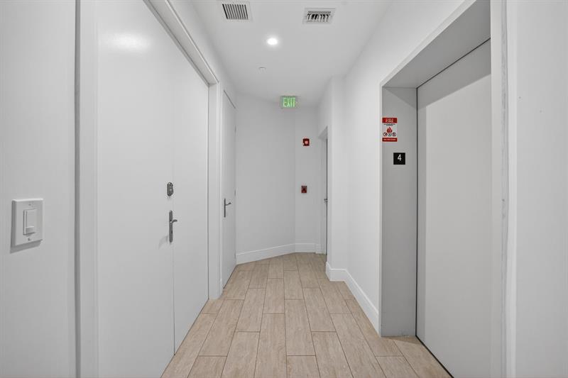 Image 8 of 100 For 30 Isle Of Venice Dr  403