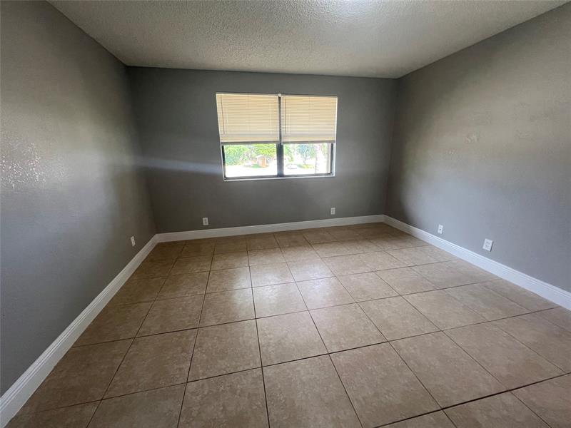 Image 16 of 24 For 179 3rd St  203