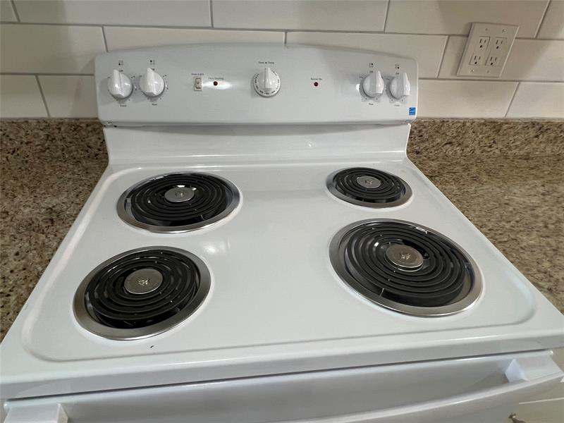 Image 20 of 24 For 179 3rd St  203