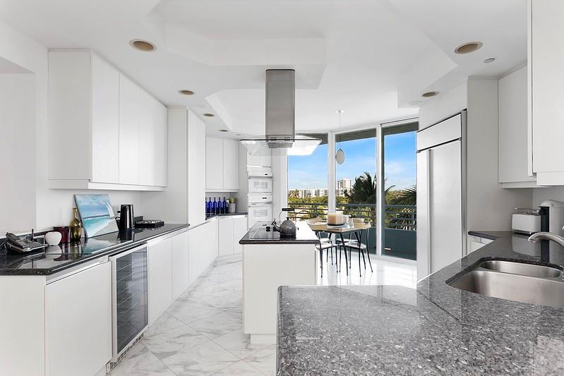 Image 7 of 72 For 1700 Ocean Blvd  6c