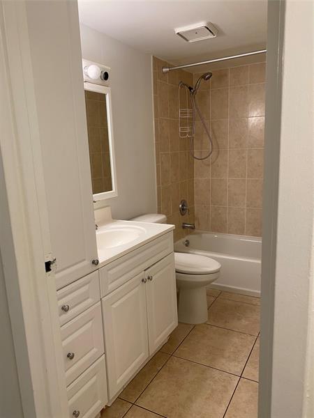 Image 11 of 14 For 3545 Ocean Blvd 107