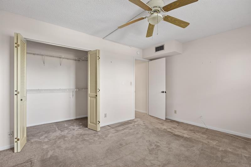 Image 25 of 63 For 2004 Granada Dr  C3