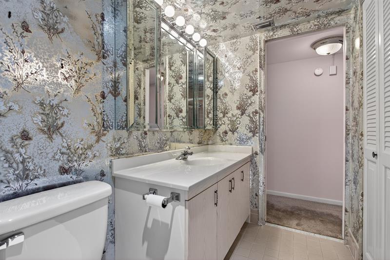 Image 26 of 63 For 2004 Granada Dr  C3