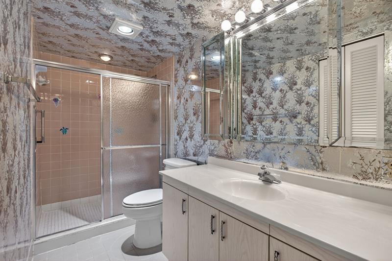 Image 27 of 63 For 2004 Granada Dr  C3