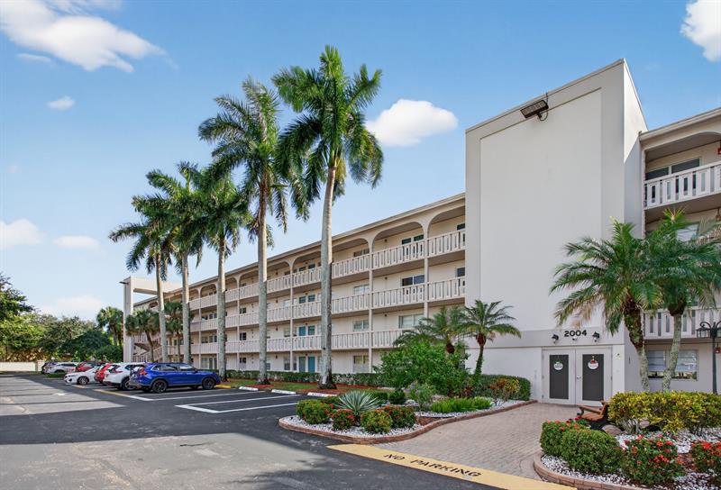 Image 28 of 63 For 2004 Granada Dr  C3