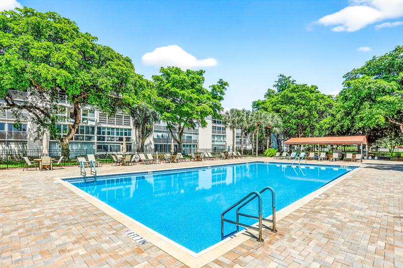 Image 31 of 63 For 2004 Granada Dr  C3