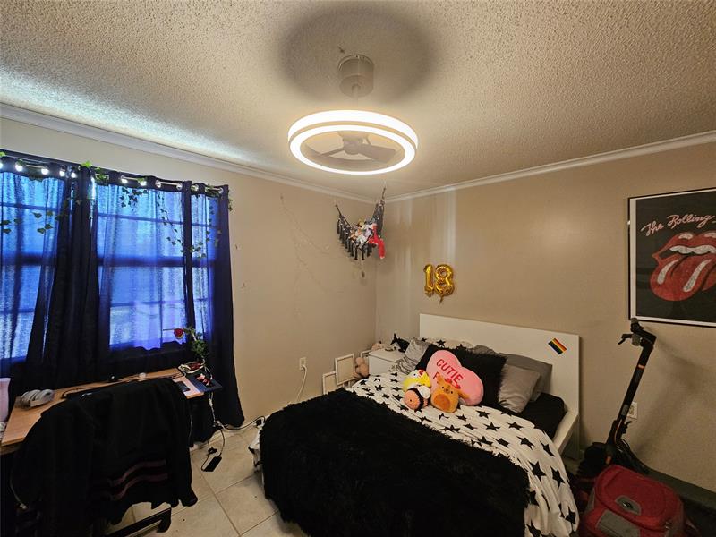 Image 13 of 27 For 6085 Balboa Cir  303