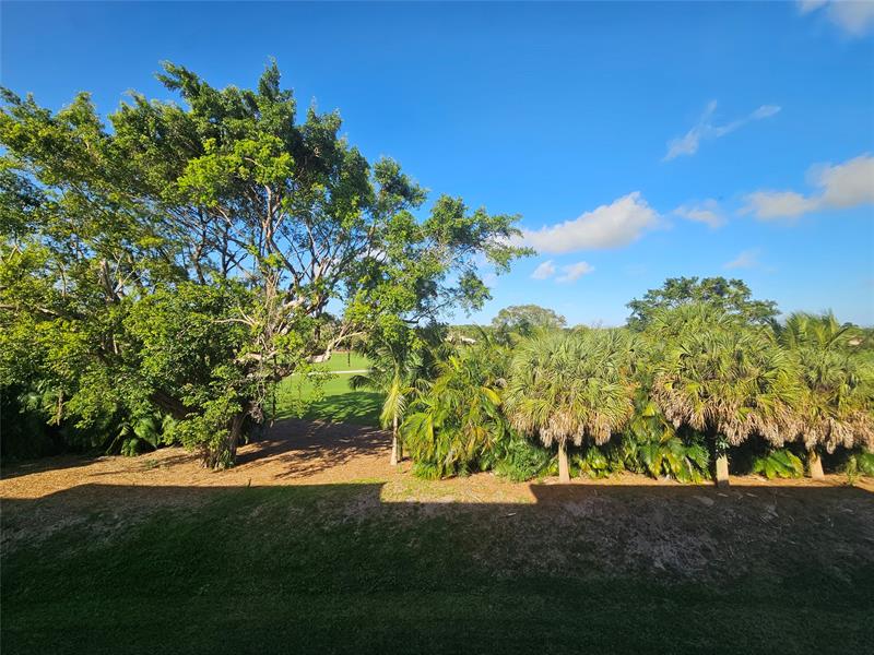 Image 20 of 27 For 6085 Balboa Cir  303