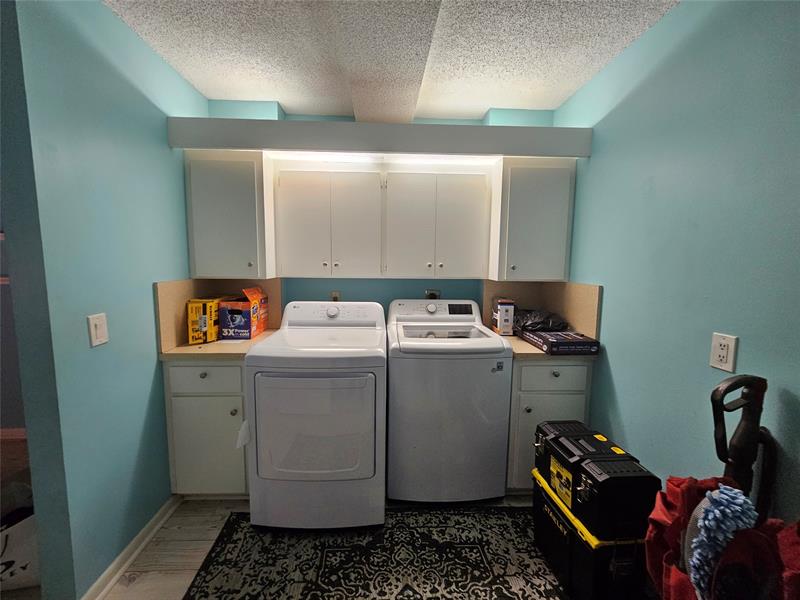 Image 23 of 27 For 6085 Balboa Cir  303