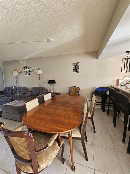 Image 5 of 27 For 6085 Balboa Cir  303