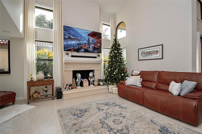 Image 13 of 55 For 21694 Town Place Dr