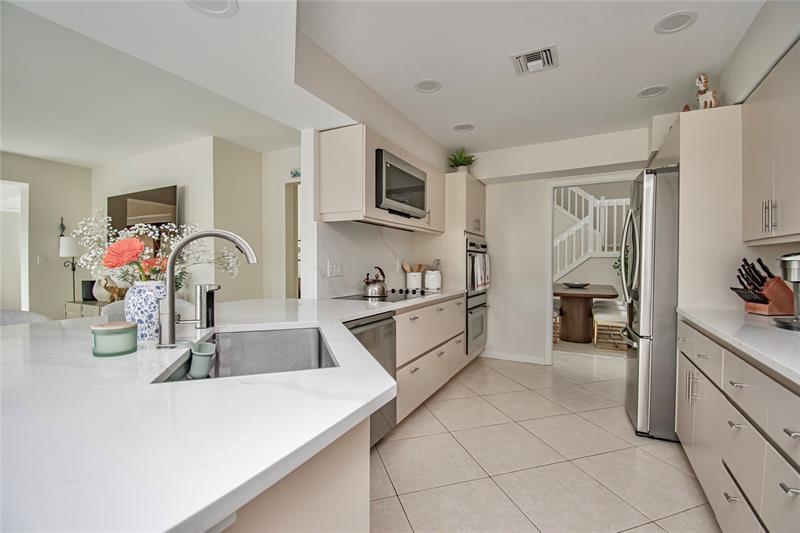 Image 25 of 55 For 21694 Town Place Dr