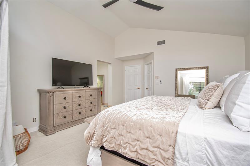 Image 33 of 55 For 21694 Town Place Dr