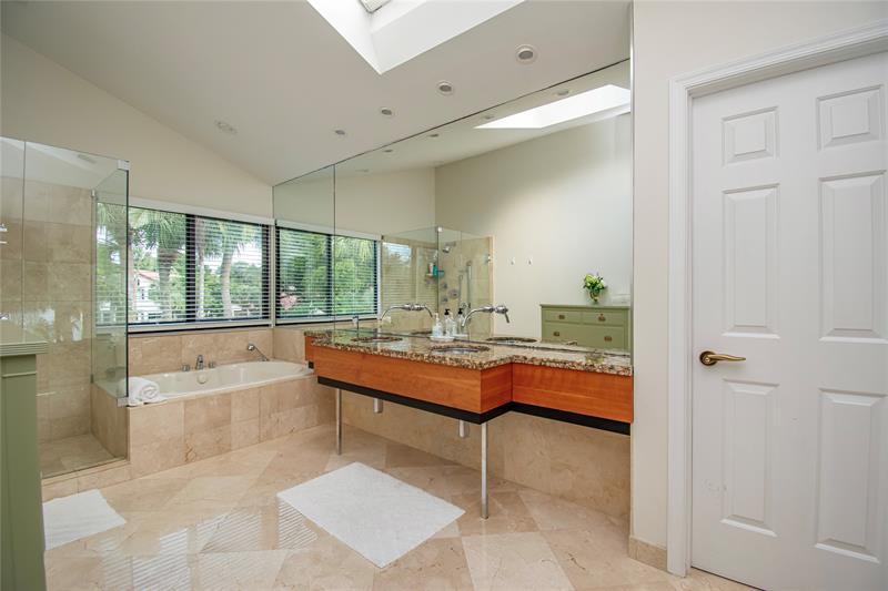 Image 34 of 55 For 21694 Town Place Dr