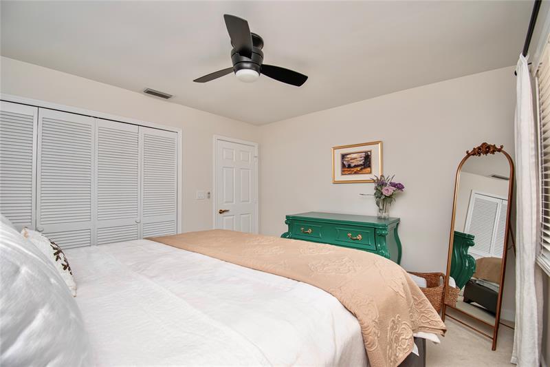 Image 41 of 55 For 21694 Town Place Dr