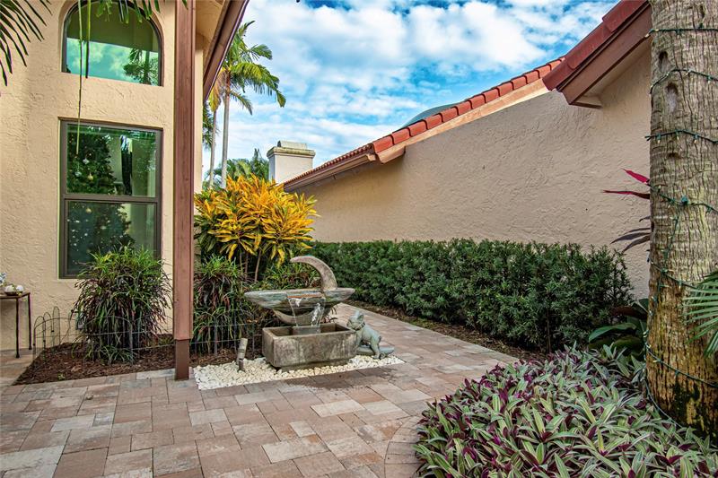 Image 5 of 55 For 21694 Town Place Dr