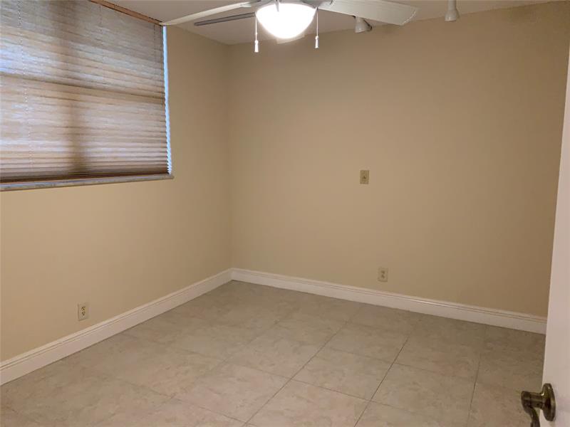 Image 12 of 27 For 9460 Poinciana Pl  203