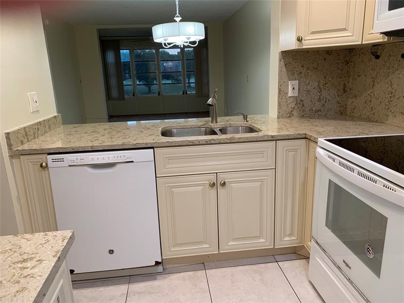 Image 15 of 27 For 9460 Poinciana Pl  203