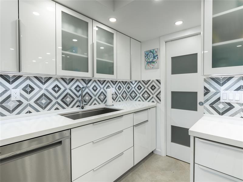 Image 13 of 41 For 2850 Palm Aire Dr  601