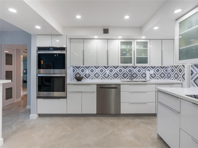 Image 14 of 41 For 2850 Palm Aire Dr  601