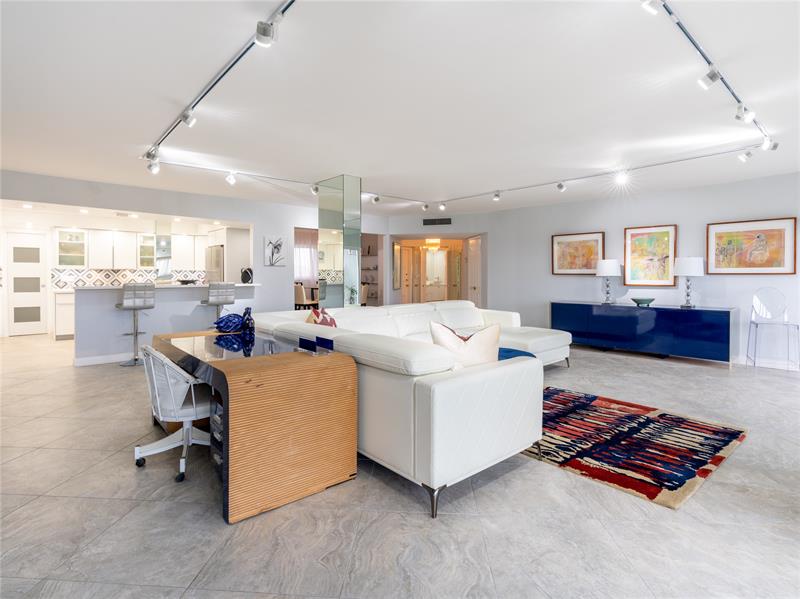 Image 21 of 41 For 2850 Palm Aire Dr  601