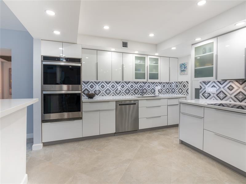 Image 3 of 41 For 2850 Palm Aire Dr  601