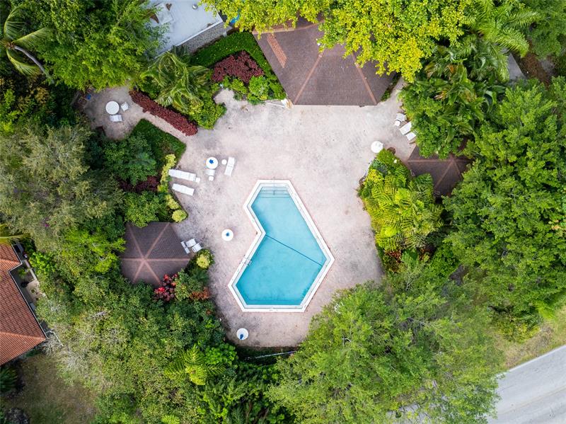 Image 9 of 41 For 2850 Palm Aire Dr  601